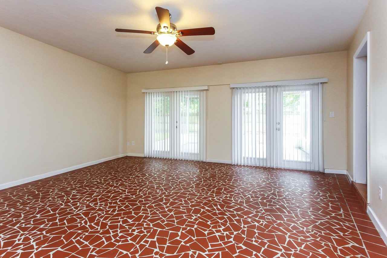 3523 24th Pkwy - Photo 2 of 20