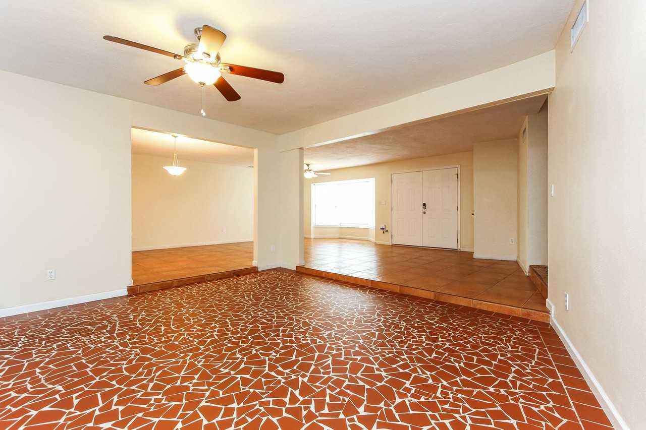 3523 24th Pkwy - Photo 3 of 20