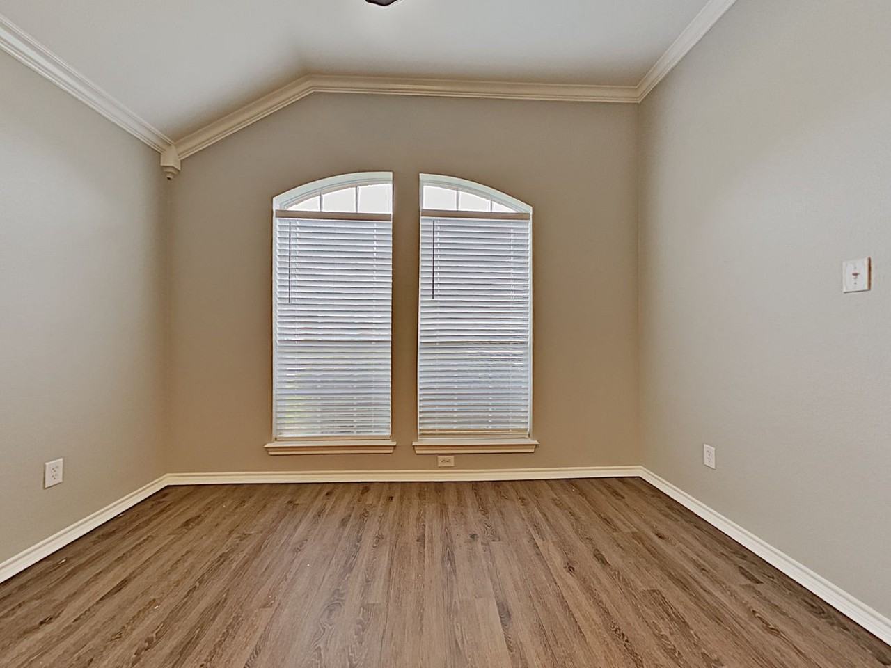 6608 Spencer Dr - Photo 3 of 18