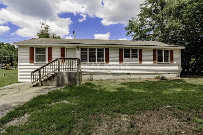 2325 Boulevard Rd - Photo 3 of 20