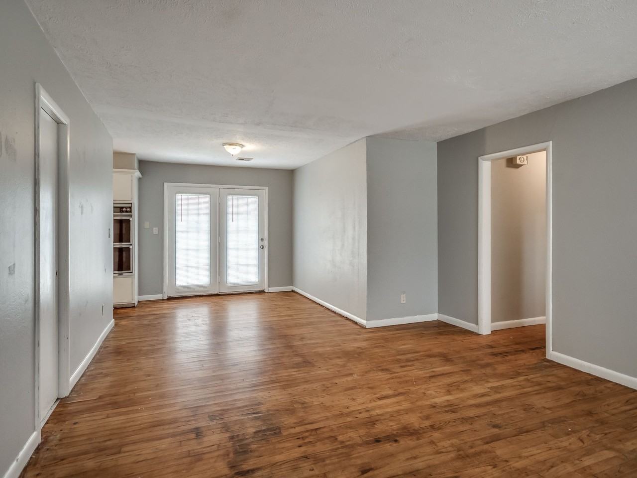 5004 S Broadway Pl #1 - Photo 4 of 12