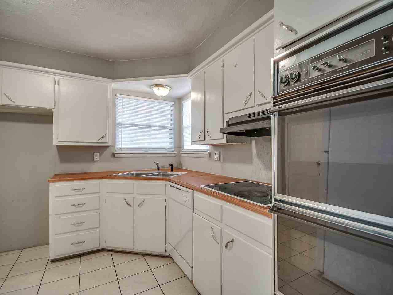 5004 S Broadway Pl #1 - Photo 5 of 12