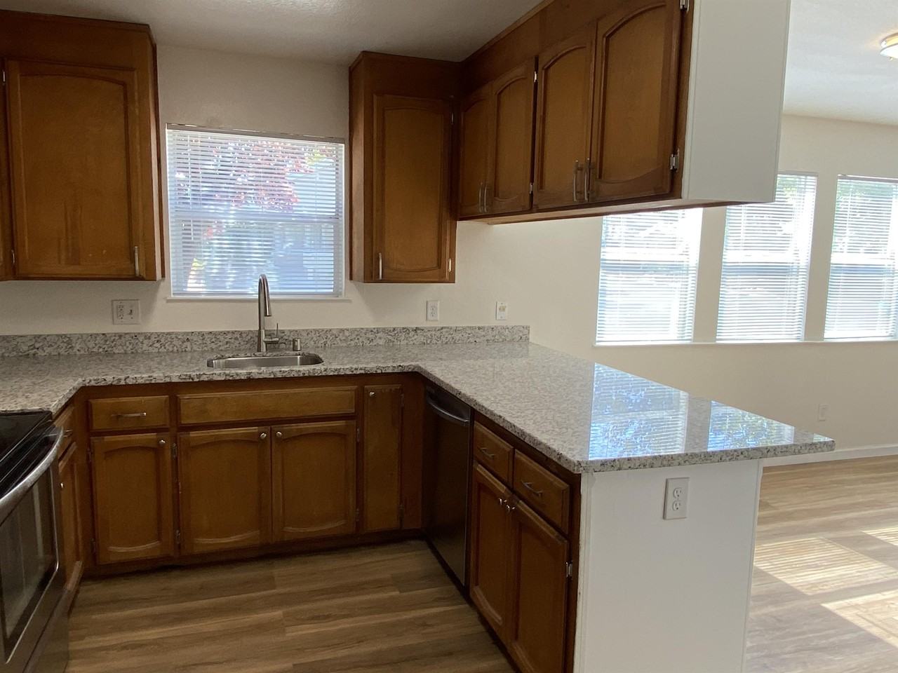 725 Kiley Ave #1 - Photo 5 of 9