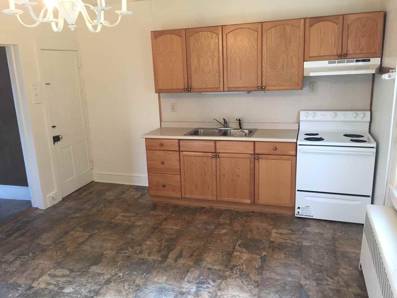 319 N State St - Photo 3 of 10