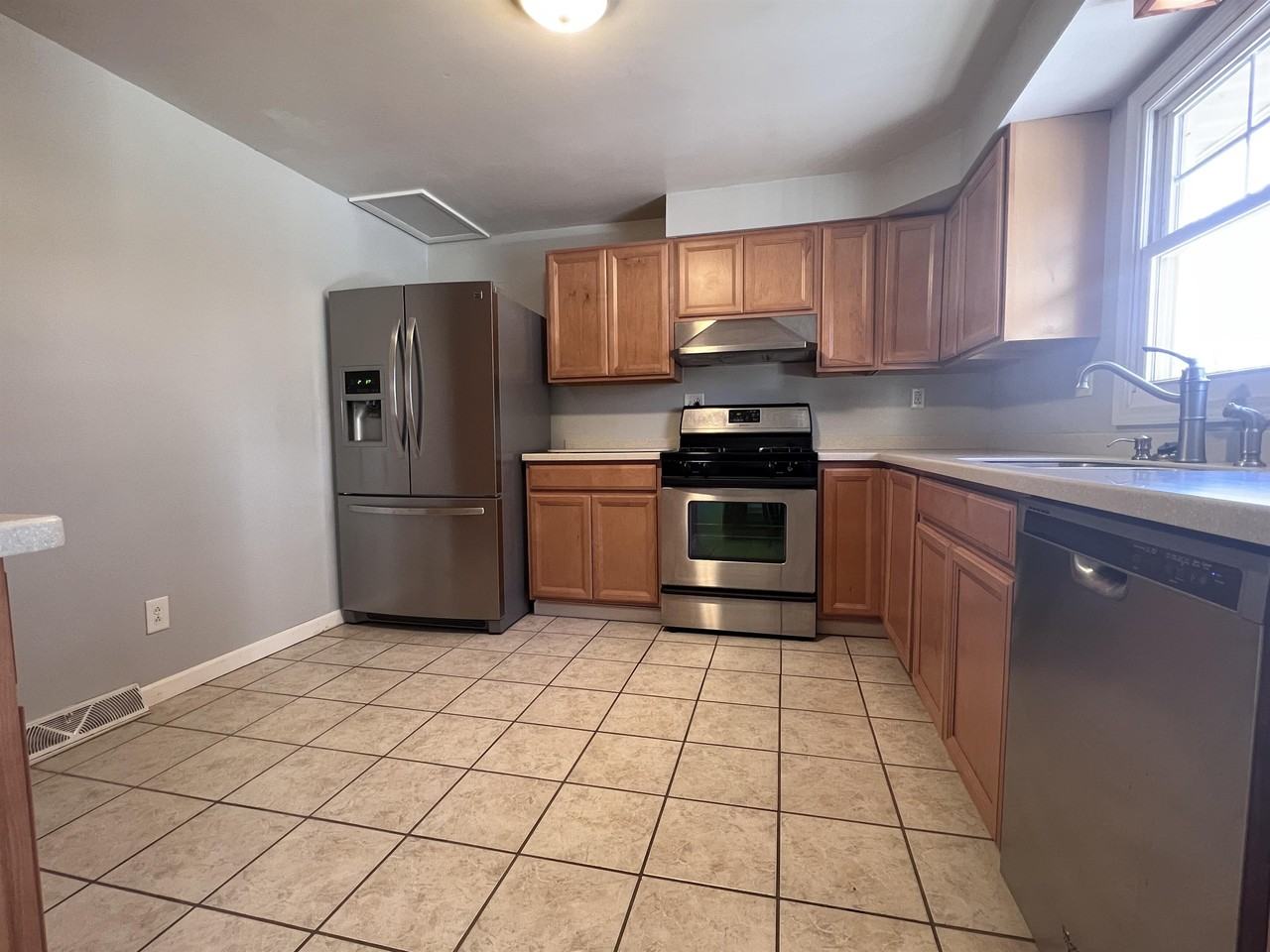 900 Hickory St #1 - Photo 5 of 31