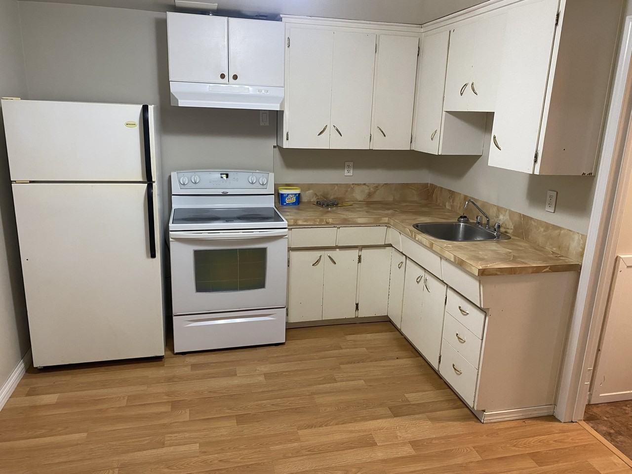 13307 122 Street Northwest #B - Photo 3 of 10