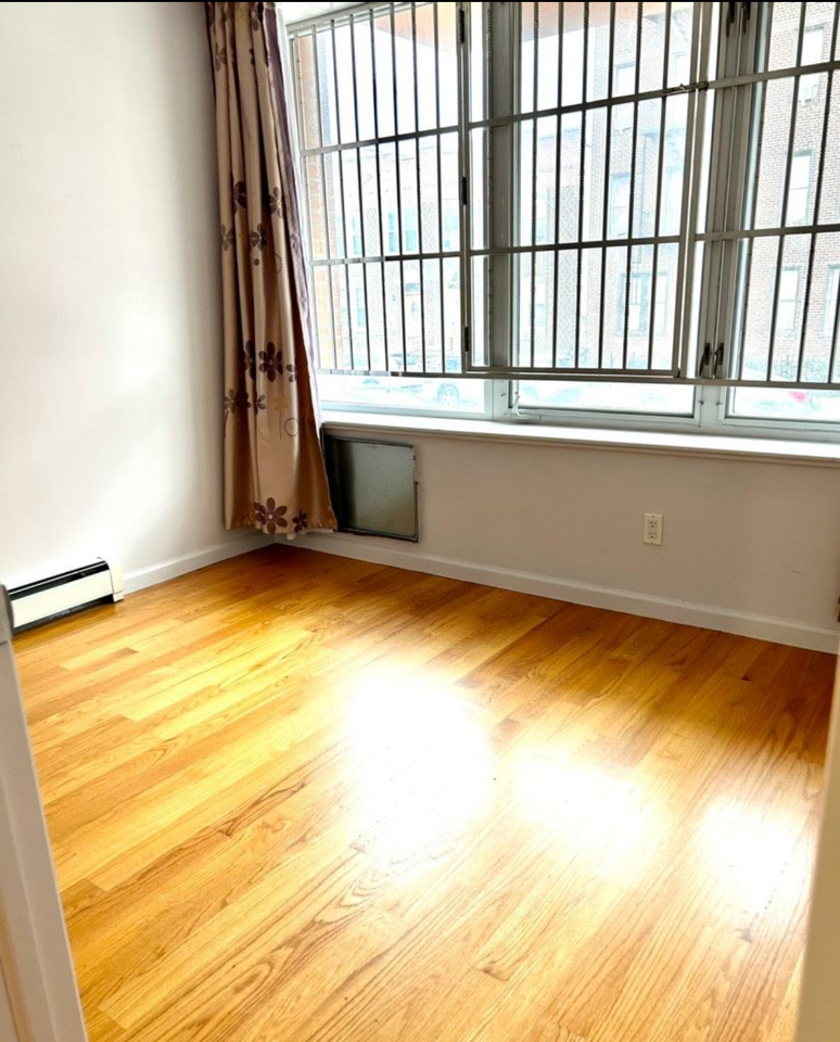 70 Bay 22nd Street 2F - Photo 2 of 5