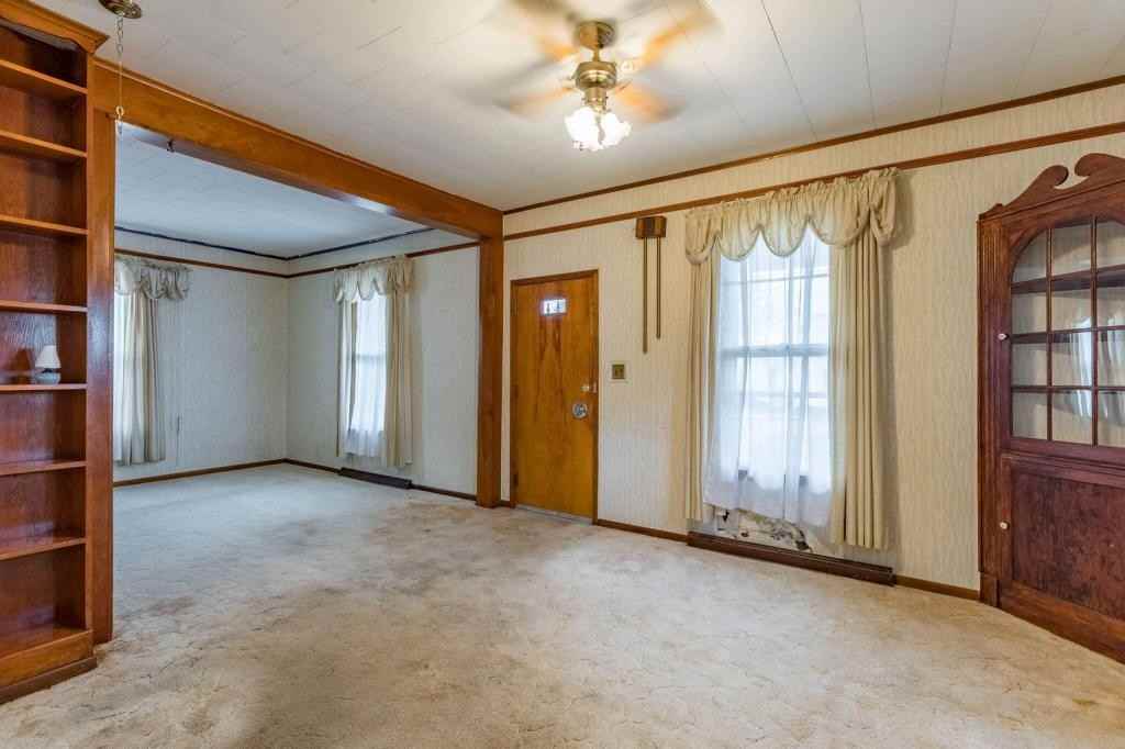 904 Leroy St - Photo 3 of 10