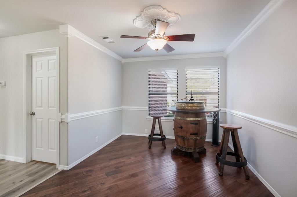 15107 Kamary Ln - Photo 2 of 18