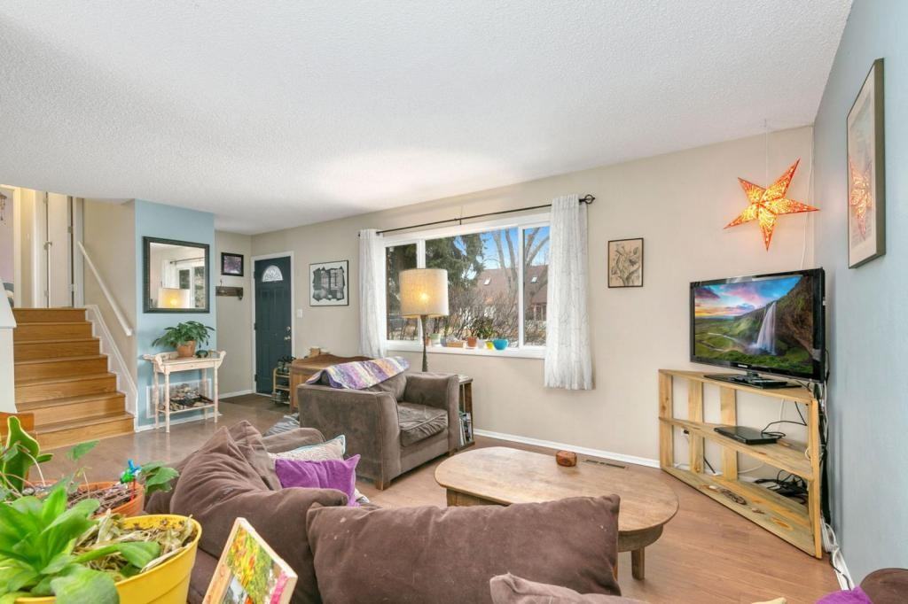 309 Mae St - Photo 6 of 16