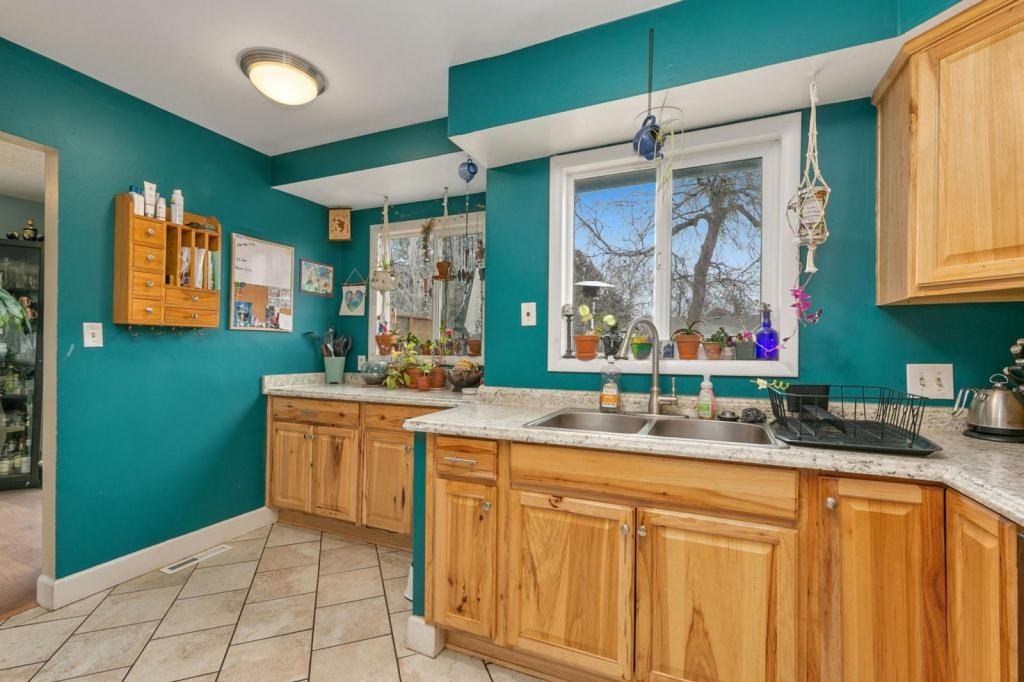 309 Mae St - Photo 3 of 16