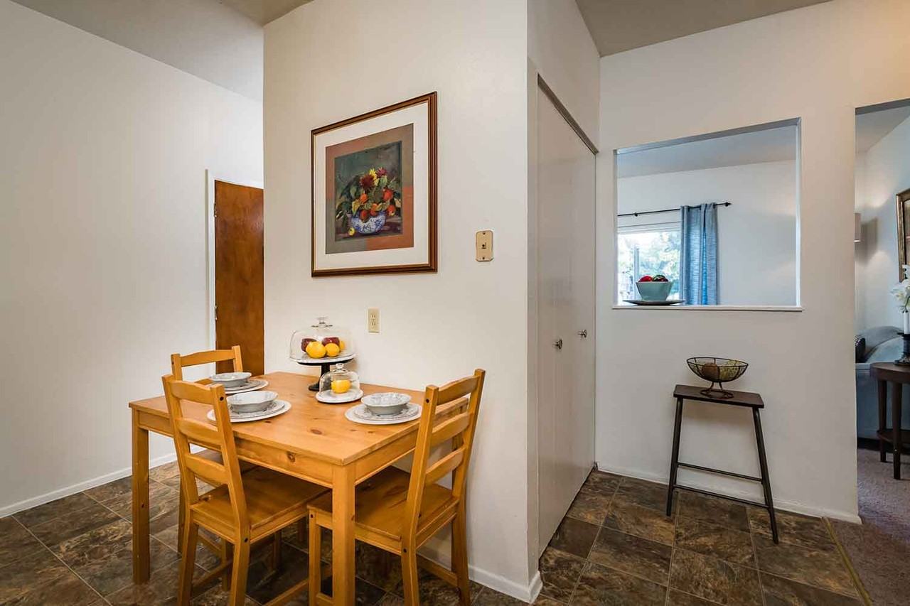 Courtland Ridge - Photo 3 of 38