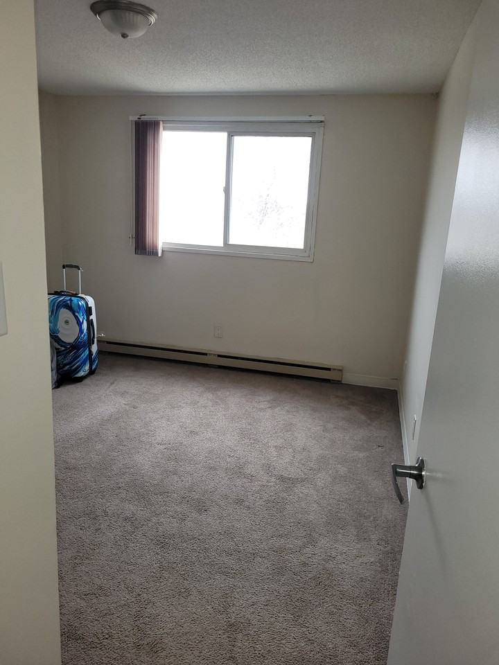 191 Greenway Crescent West #321 - Photo 3 of 7