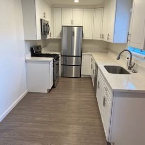 1718 E Mariposa Ave #E