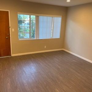 1718 E Mariposa Ave #E - Photo 3 of 10