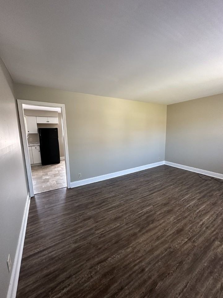 335 Woodale Dr - Photo 5 of 18