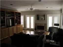 913 Birdsall St - Photo 3 of 15