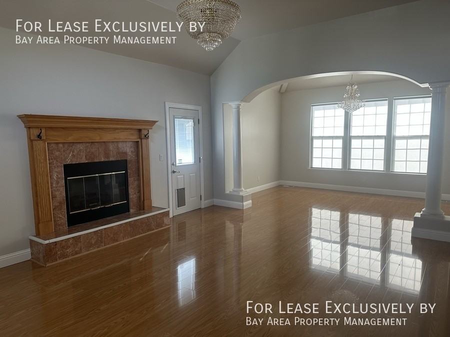 325 Berkshire Dr - Photo 2 of 16