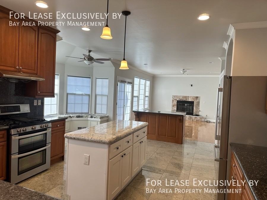 325 Berkshire Dr - Photo 3 of 16