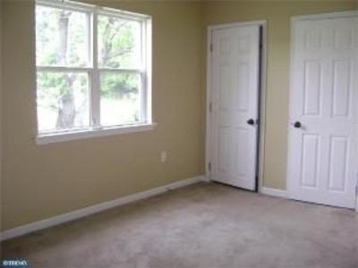 52 Yale Ave - Photo 3 of 5