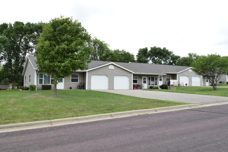 531 Burton Ln - Photo 2 of 12