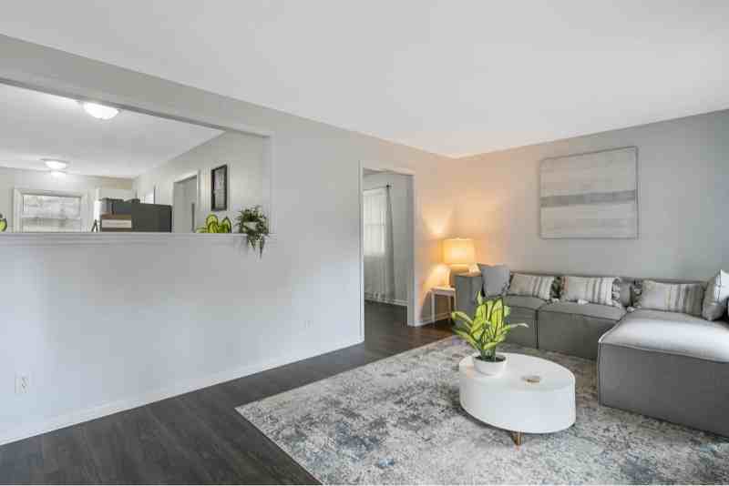 7125 Ashwood Circle - Photo 4 of 16