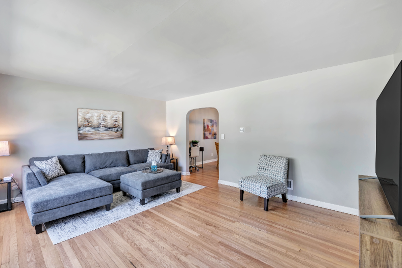 710 Grignon St - Photo 2 of 28