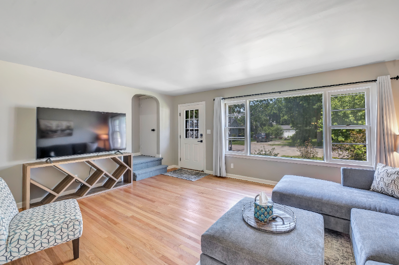 710 Grignon St - Photo 3 of 28