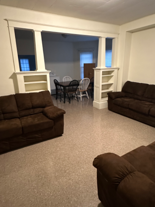 207 E 4th St - Photo 3 of 13