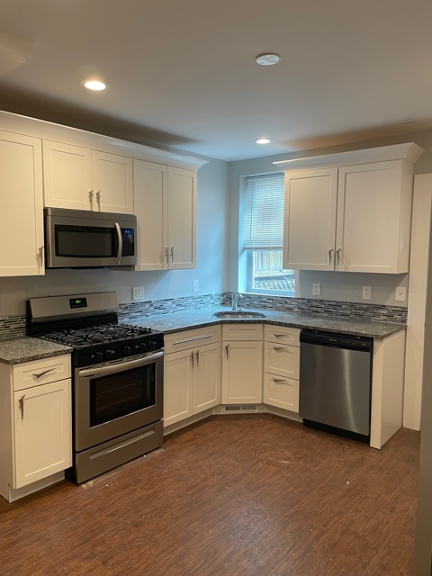 3510 Leech St - Photo 2 of 34