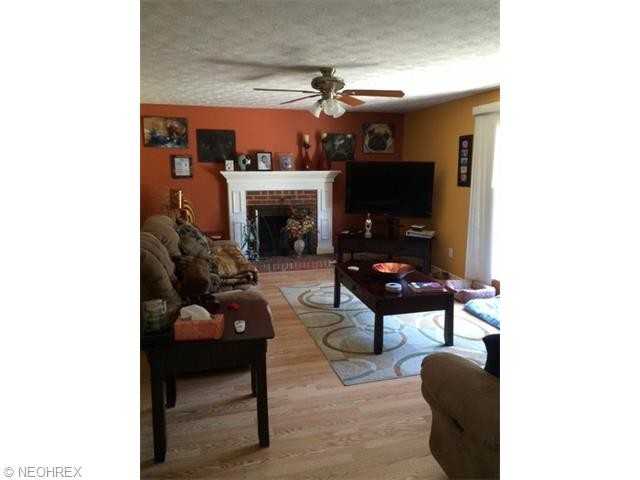 34016 S Side Park Dr - Photo 3 of 9