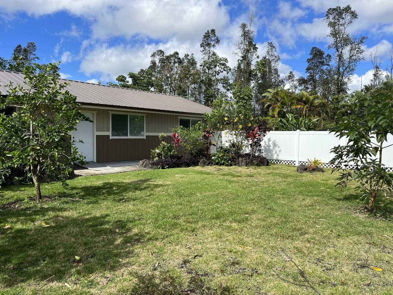 16-2063 Pearl Dr #1 - Photo 3 of 32