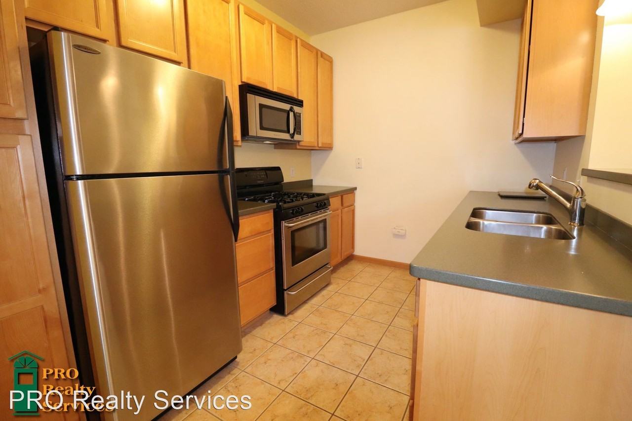 2565 Franklin Ave #109 - Photo 3 of 20