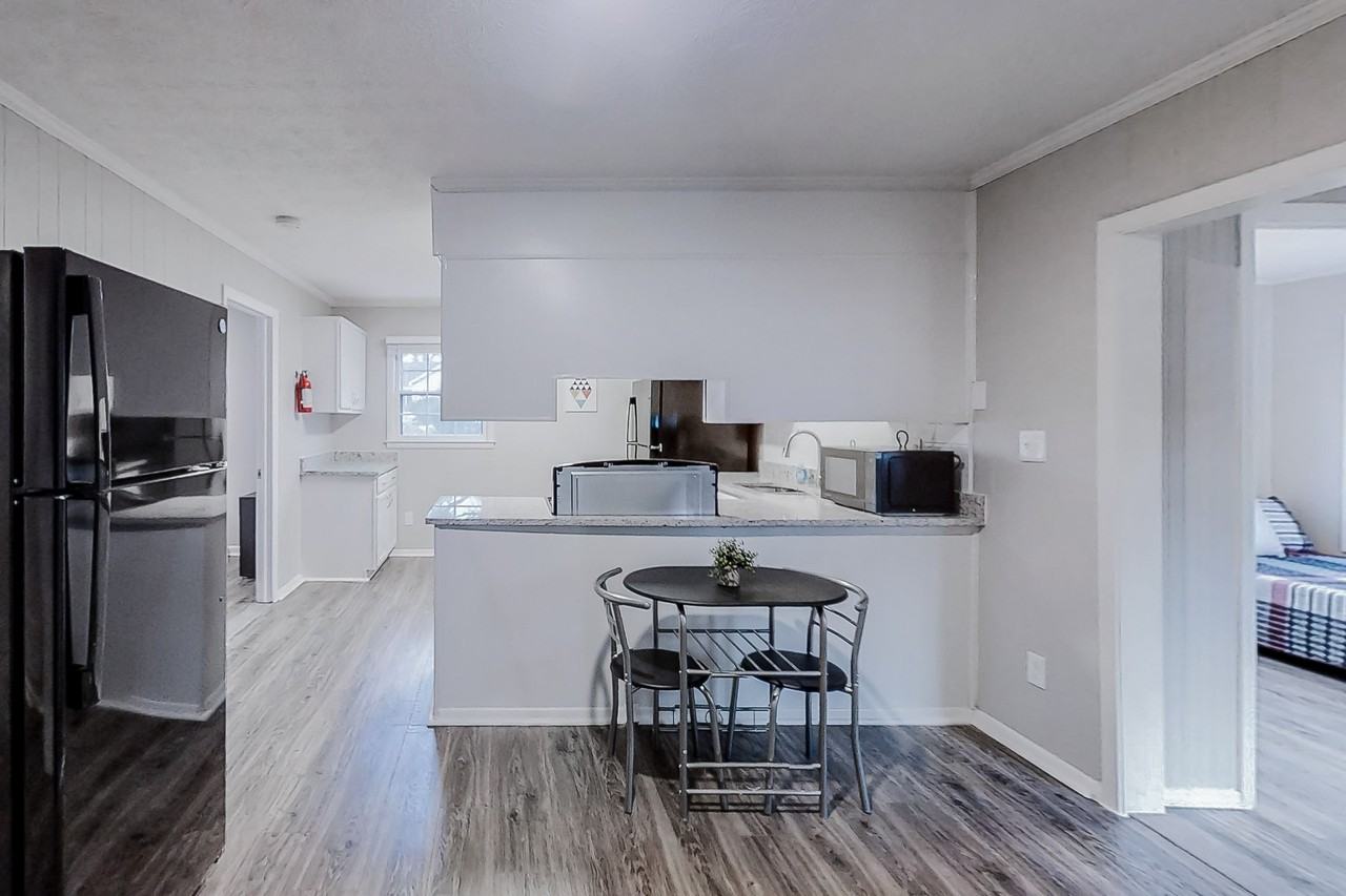 Anderson Dr - Photo 5 of 8