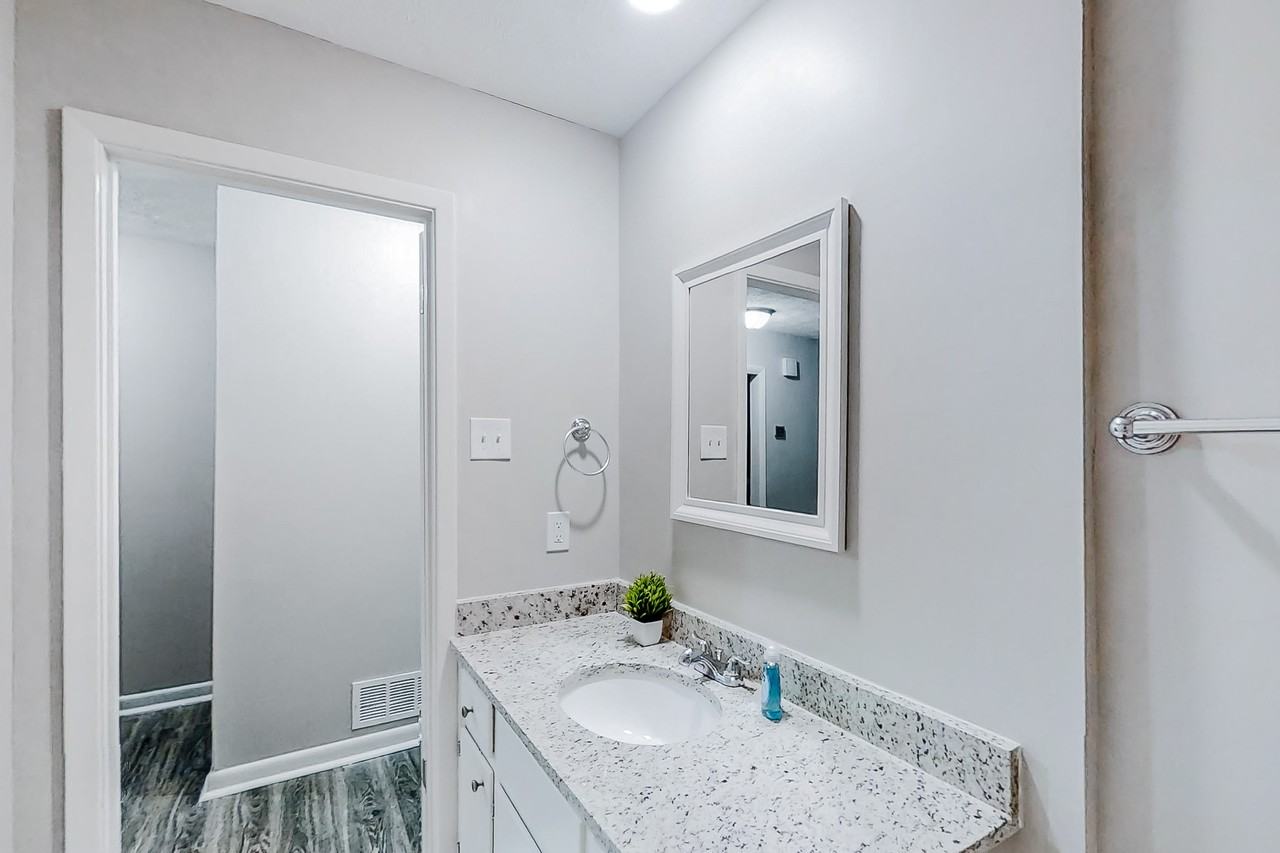 Anderson Dr - Photo 6 of 8