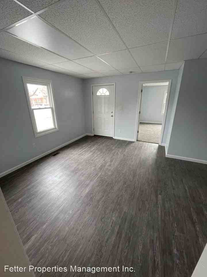 916 N 1st Ave - Photo 2 of 12