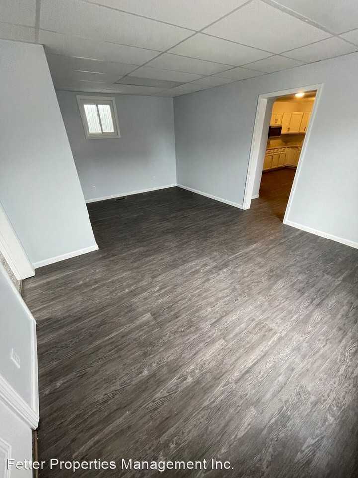 916 N 1st Ave - Photo 3 of 12