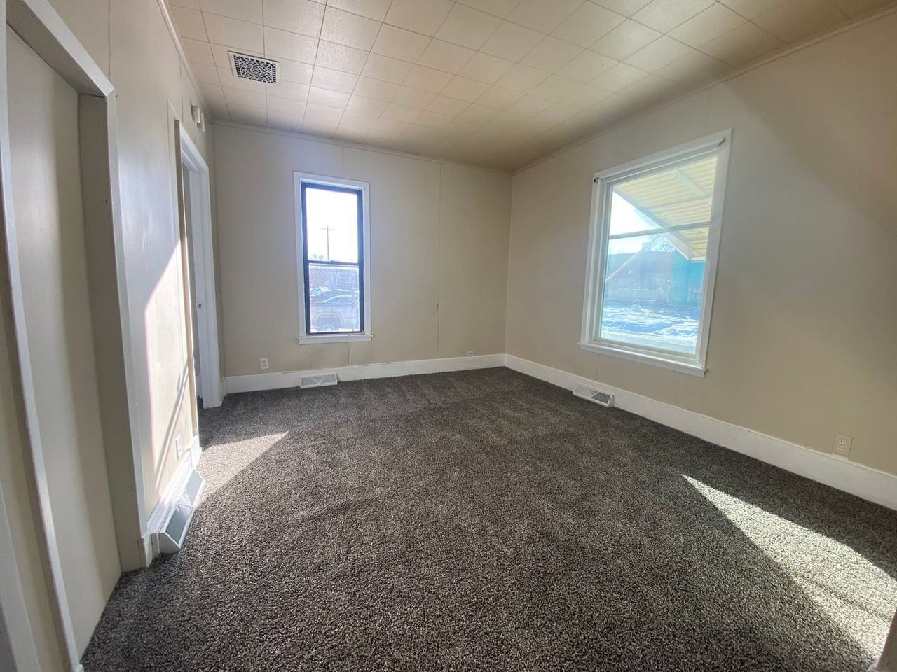 15 N 14th St - Photo 3 of 8