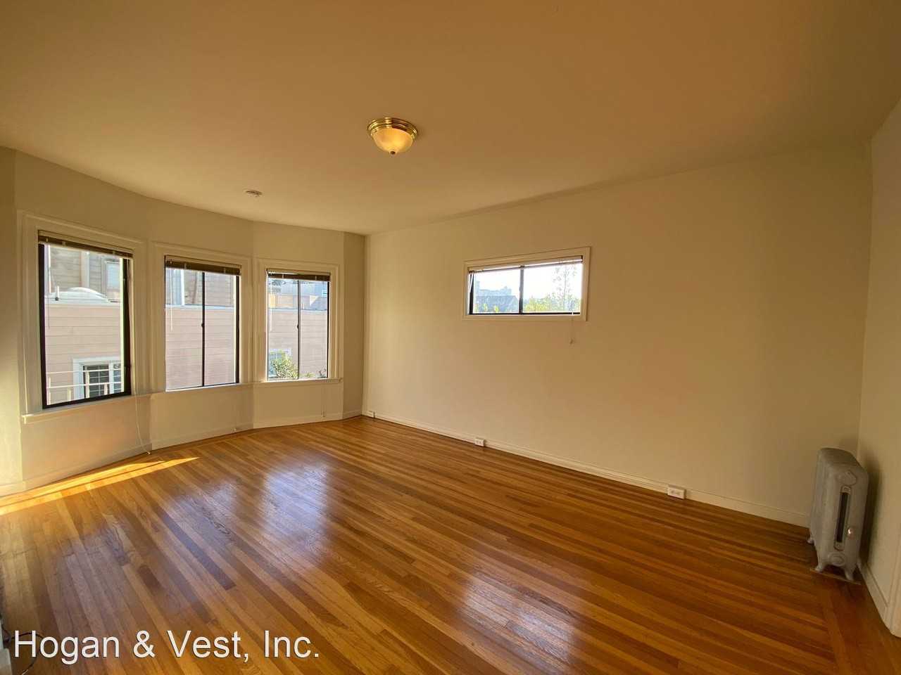 2755 Franklin St - Photo 3 of 20