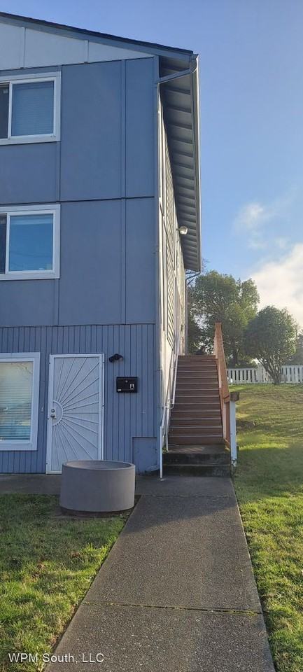 323 South 30th Street - Photo 2 of 24