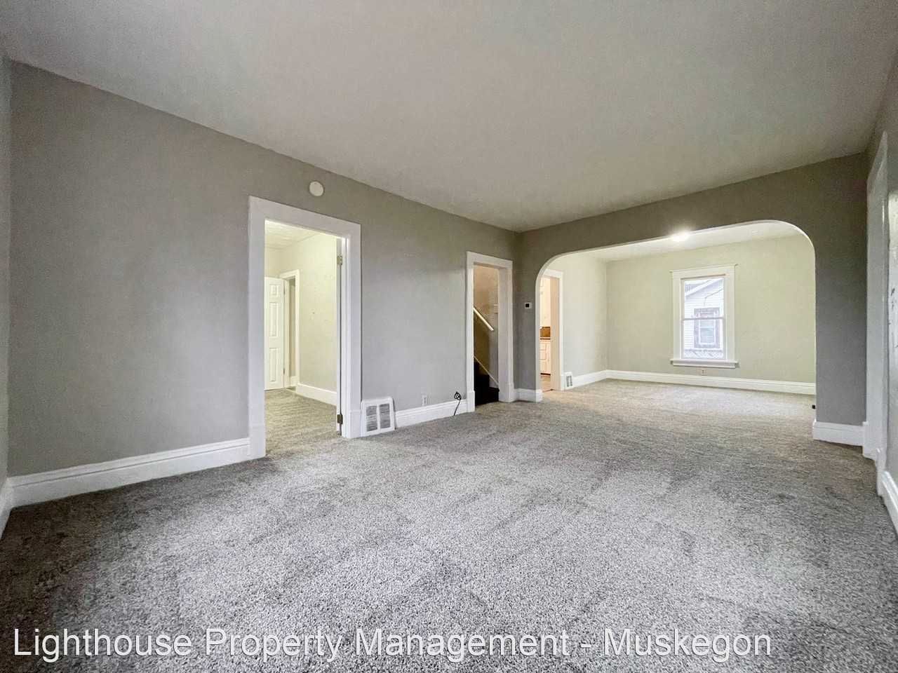 2816 Park St - Photo 2 of 16