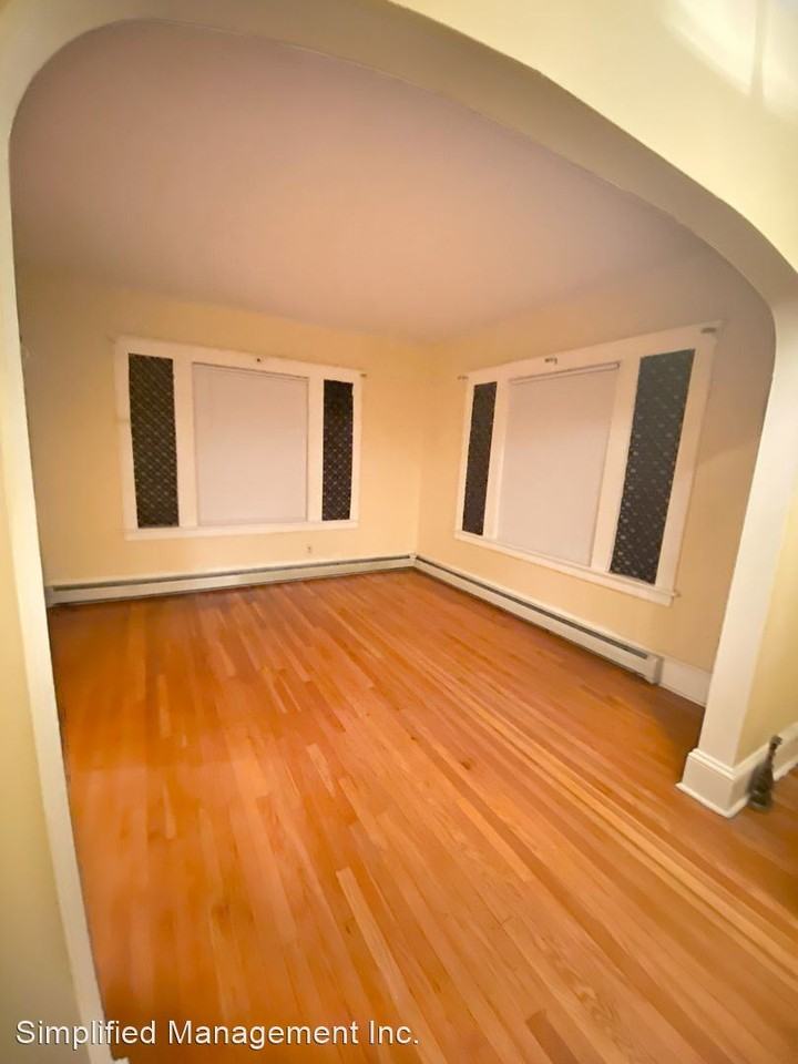 173 Princeton Blvd - Photo 2 of 18