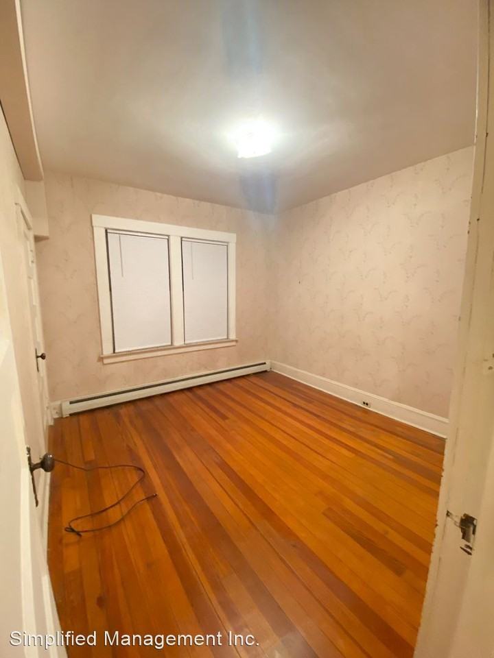 173 Princeton Blvd - Photo 3 of 18