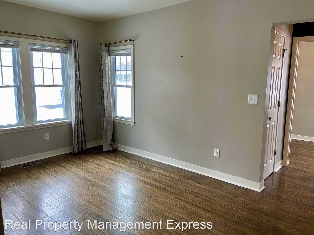 2418 S Main Ave - Photo 3 of 10