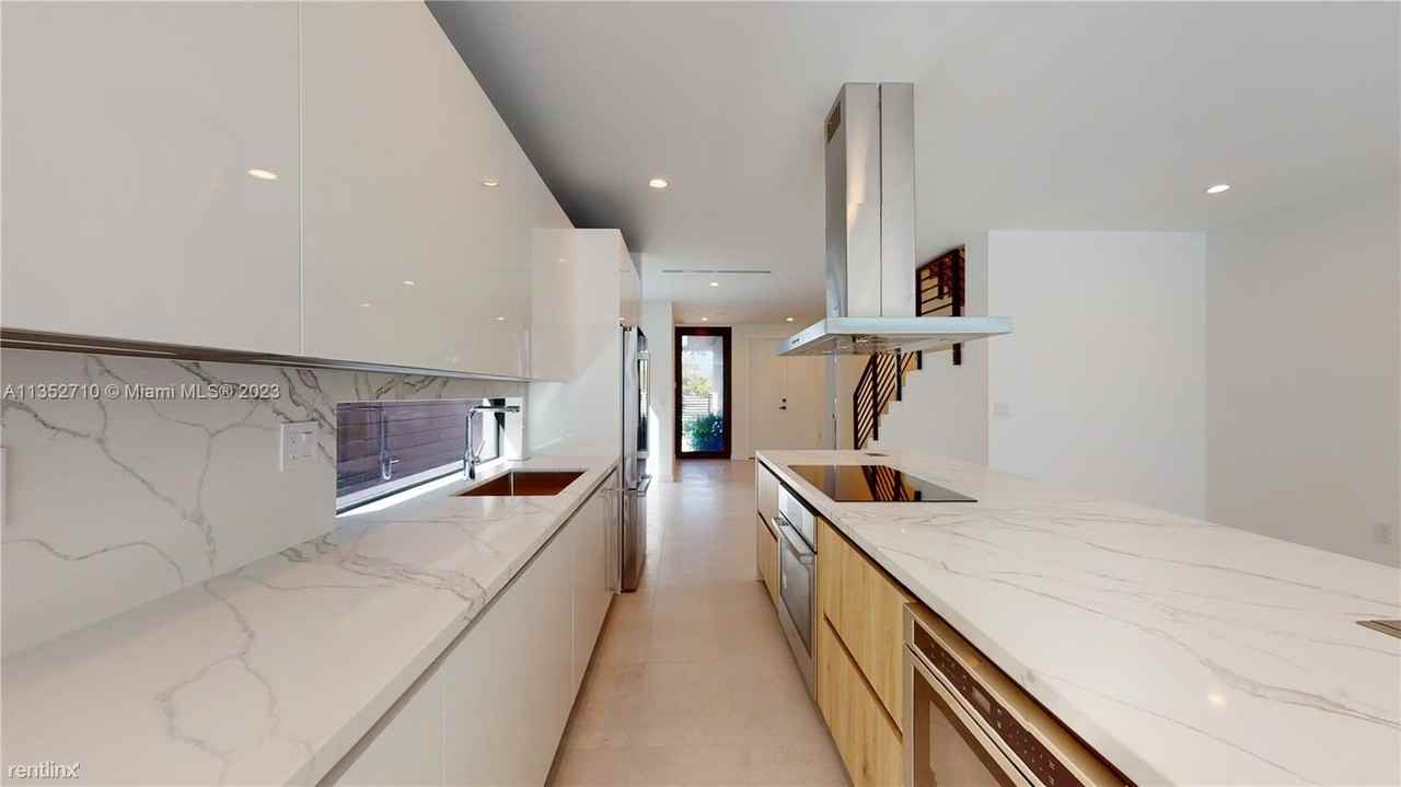 3454 Day Ave - Photo 3 of 17