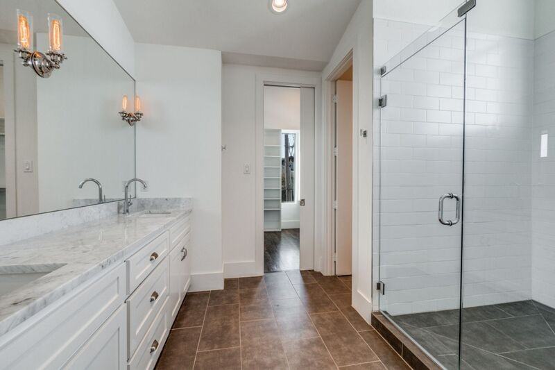 2522 N Henderson Ave #3 - Photo 4 of 17