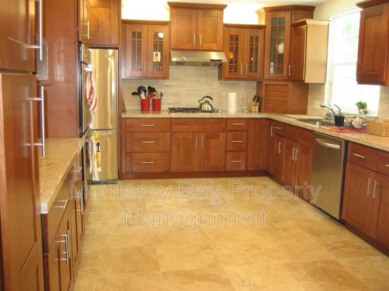 1142 Seaview Ave - Photo 3 of 14