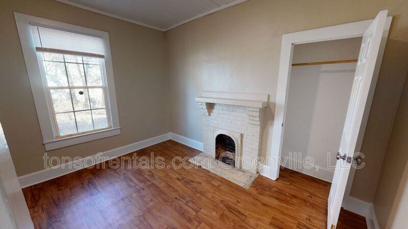 304 Shaw St - Photo 7 of 10