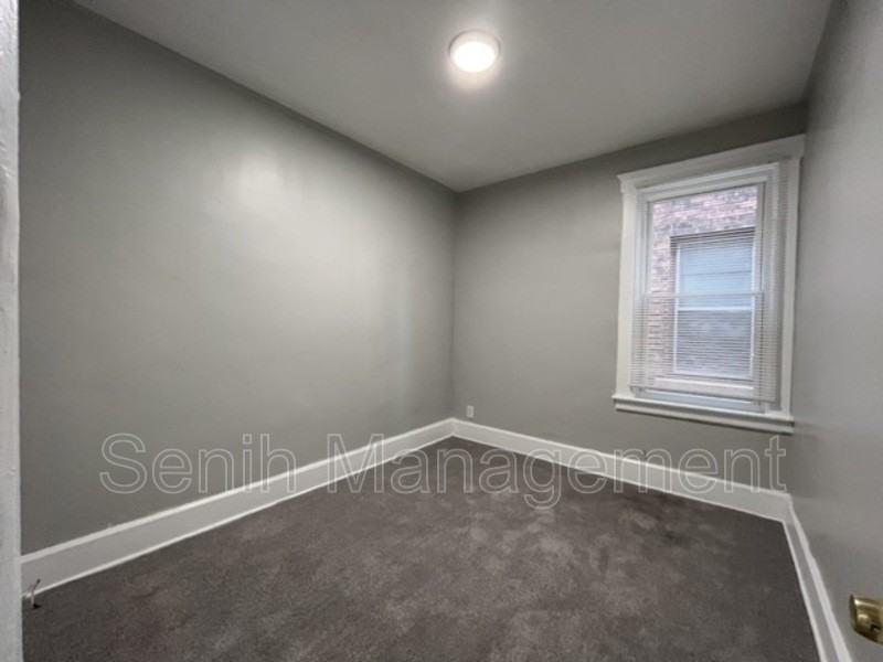 6326 Vinewood St - Photo 6 of 9