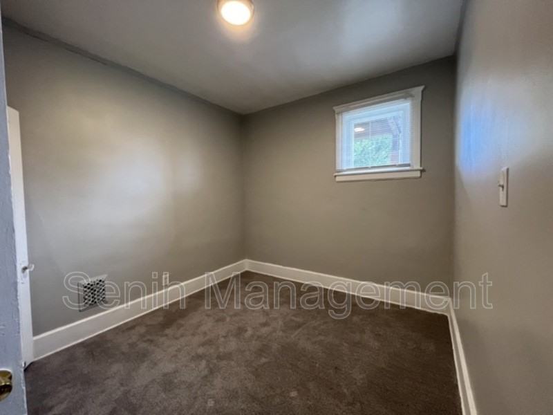 6326 Vinewood St - Photo 7 of 9